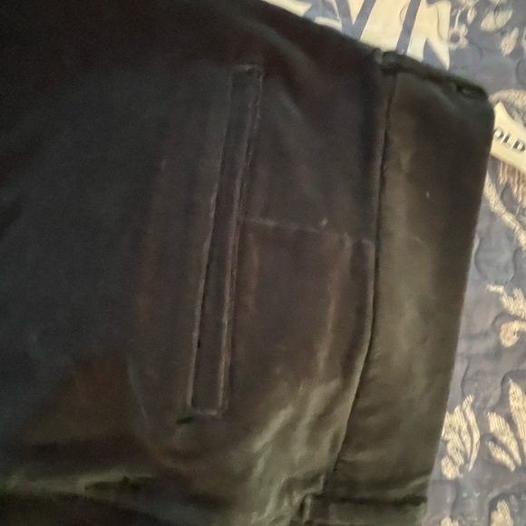 Velvet green pants with pockets. Brand new - Picture 9 of 10